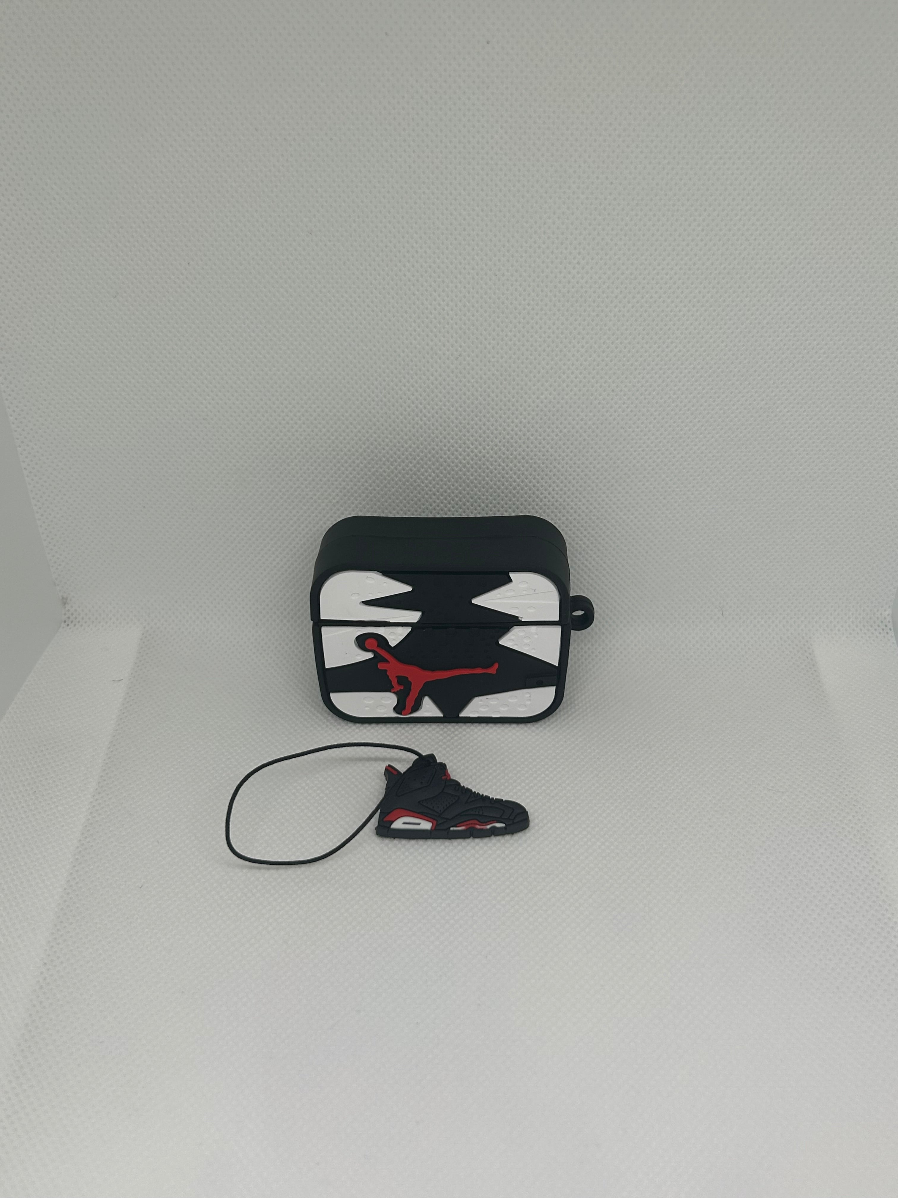 Husă AirPods cu design Air Jordan + breloc sneaker