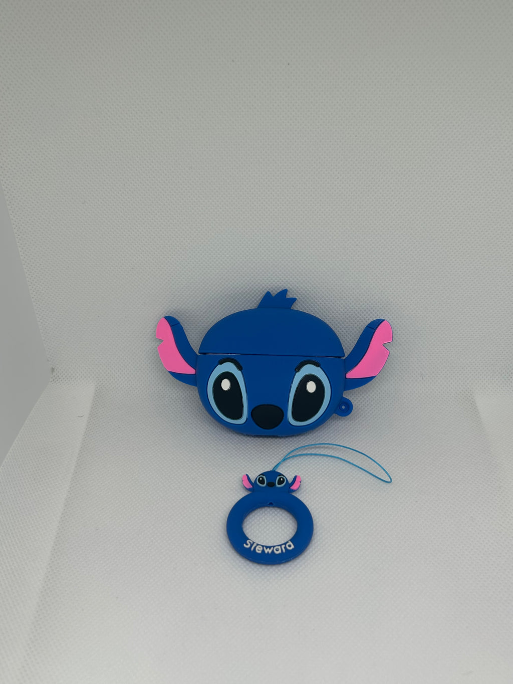 Husă AirPods cu design Stitch + breloc